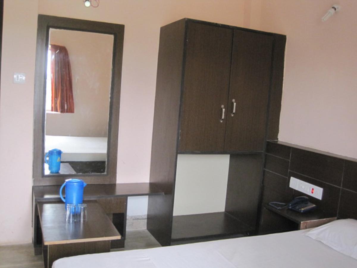 Hotel Arya Palace Puri Ngoại thất bức ảnh